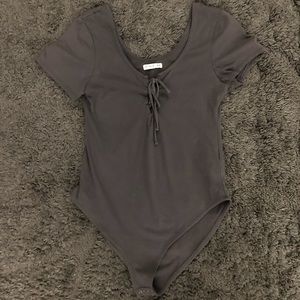 Cotton On fitted scoop neck bodysuit with ties & snap closure size M
